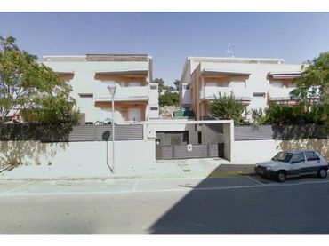 Parking with lift for sale in Calle DE LES FLORS