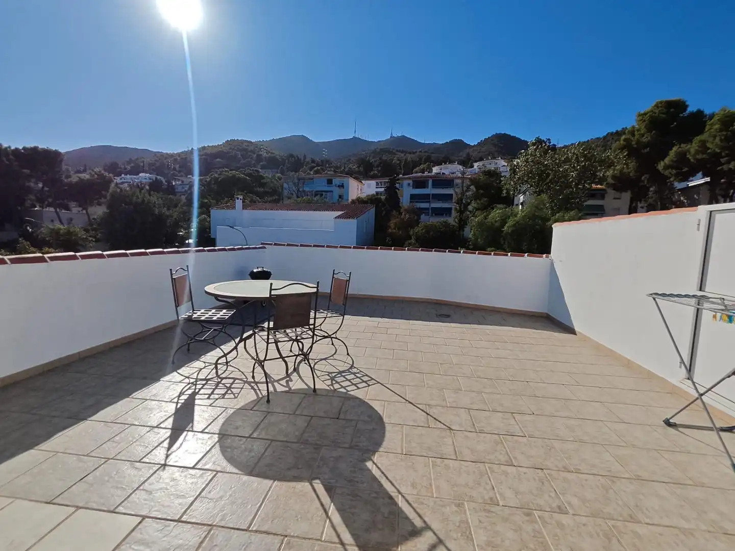 Dachboden zur Miete in Avenida Avenida Juan Luis Peralta, Rancho Domingo - La Hacienda