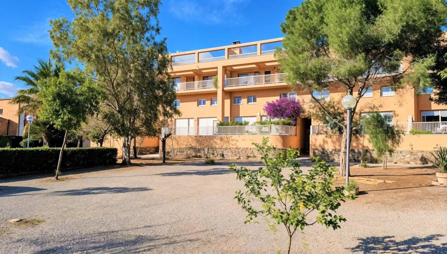 Vista exterior de Dúplex en venda en Reus amb Calefacció, Jardí privat i Terrassa