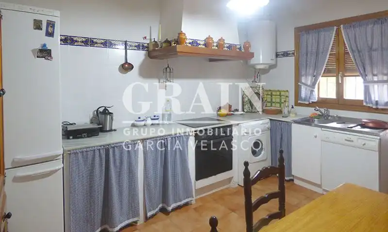 Cuina de Casa o xalet en venda en Albacete amb Calefacció, Jardí privat i Piscina
