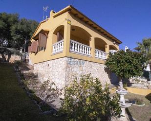 Vista exterior de Casa o xalet en venda en El Vendrell amb Calefacció, Terrassa i Piscina