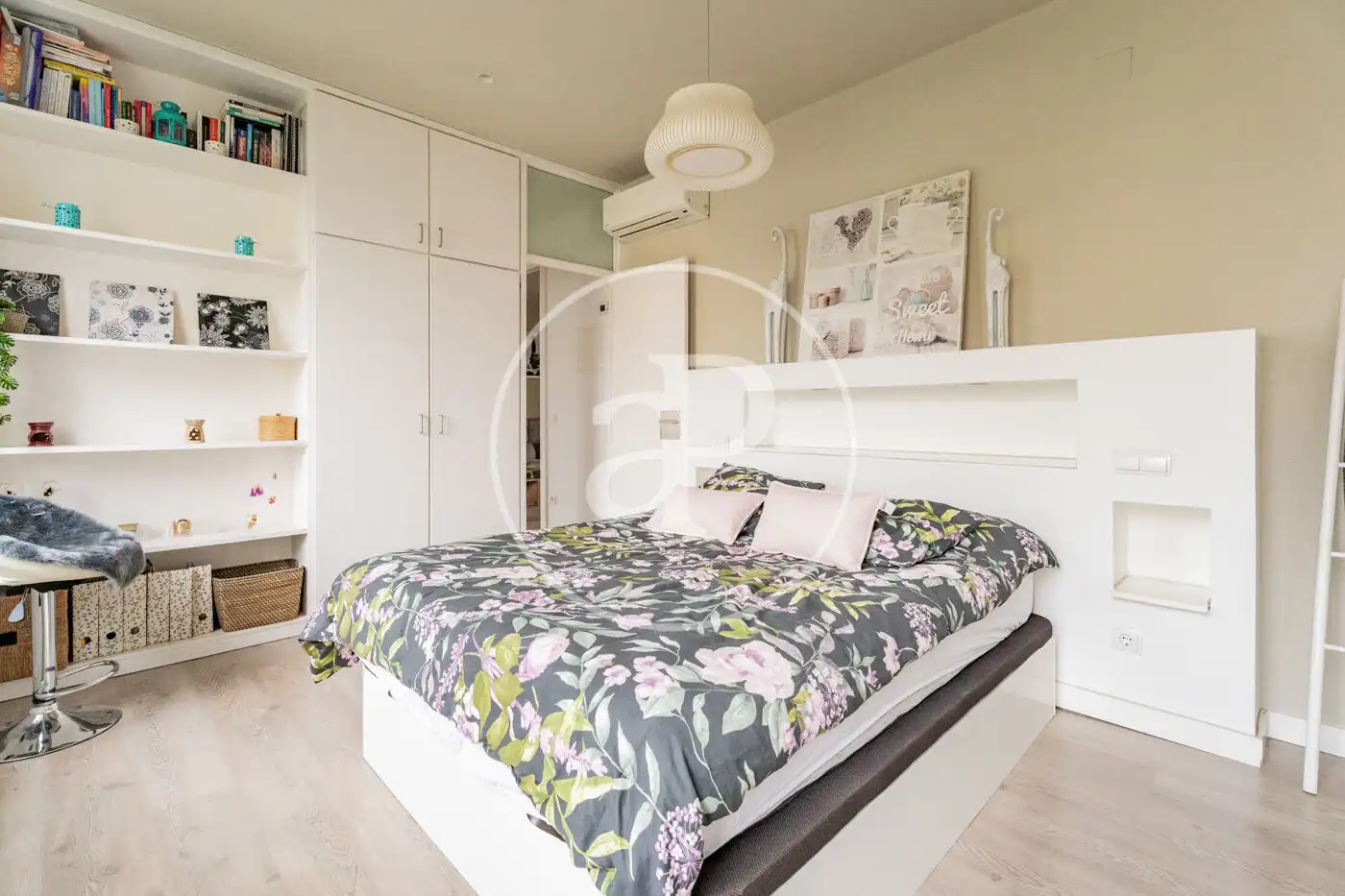 Bedroom of Flat for sale in Madrid  with Air Conditioner, Heating and Furnished