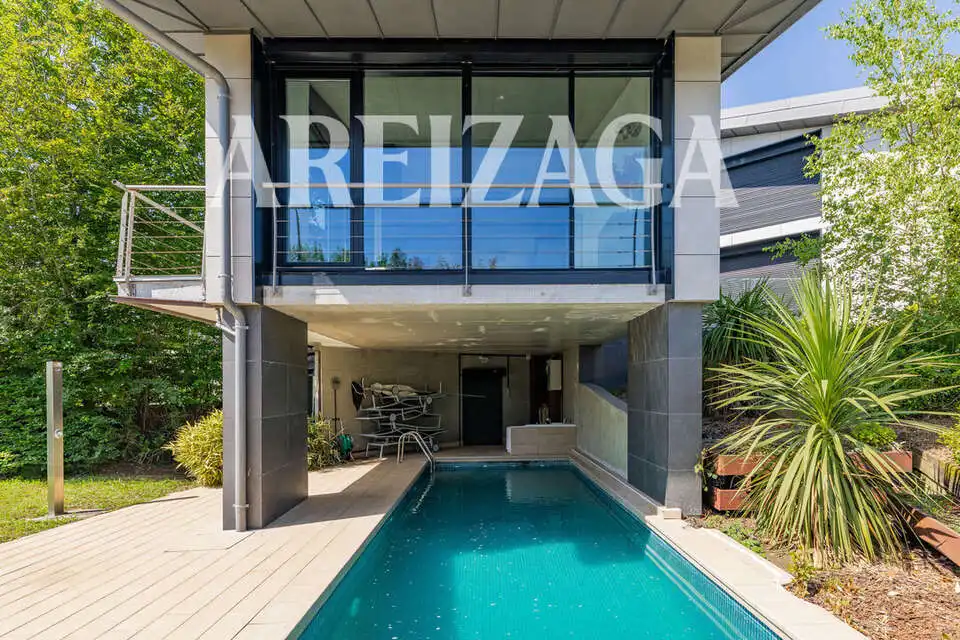 Piscina de Casa o xalet en venda en Miramon - Zorroaga