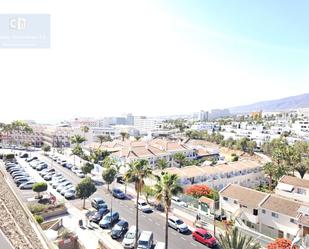 Vista exterior de Àtic de lloguer en Arona amb Terrassa, Piscina i Balcó