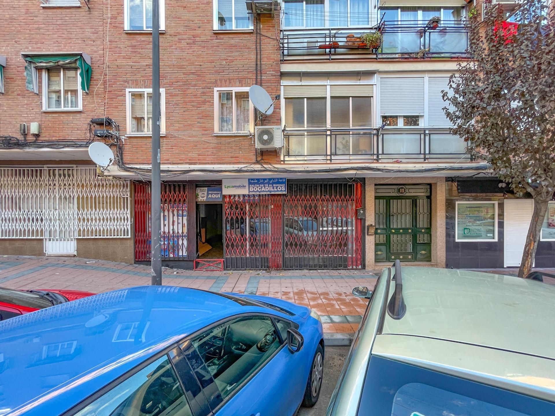 Vista exterior de Local en venda en Getafe amb Aire condicionat