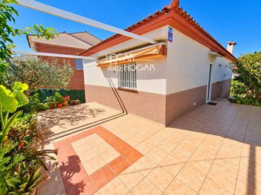 Villa zum Verkauf in Santa Maria de Montserrat