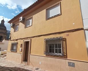 Vista exterior de Casa o xalet en venda en Loja amb Aire condicionat, Terrassa i Traster