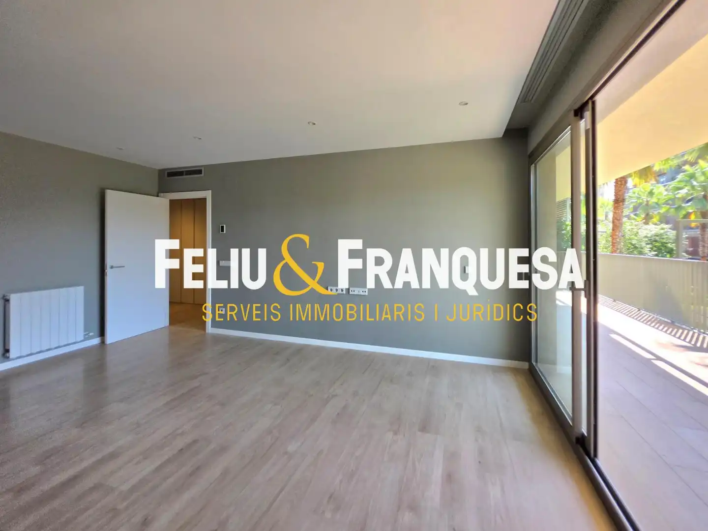 Vista exterior de Piso en venta en Sant Cugat del Vallès con Calefacción, Jardín privado y Terraza