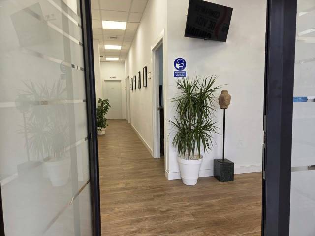 Local comercial en Venta en Maestro Tomás Bretón en Churriana - El Pizarrillo - La Noria-Guadalsol