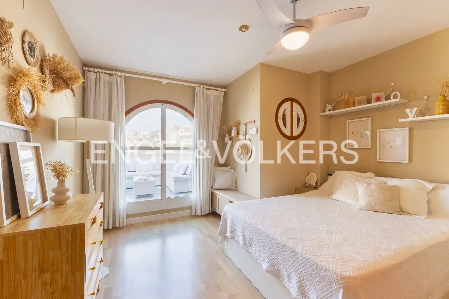 Habitación de Ático de alquiler en Cullera con Aire acondicionado, Calefacción y Parquet