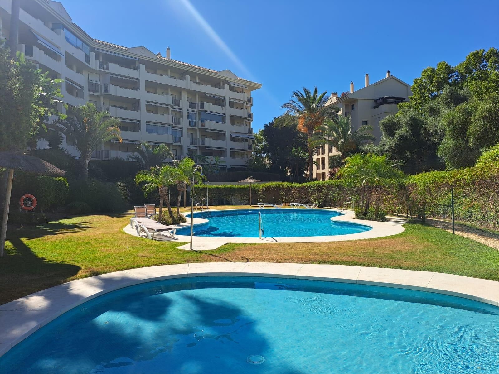 Flat for sale in Urbanizacion Guadalcántara Golf, Guadalmina Alta
