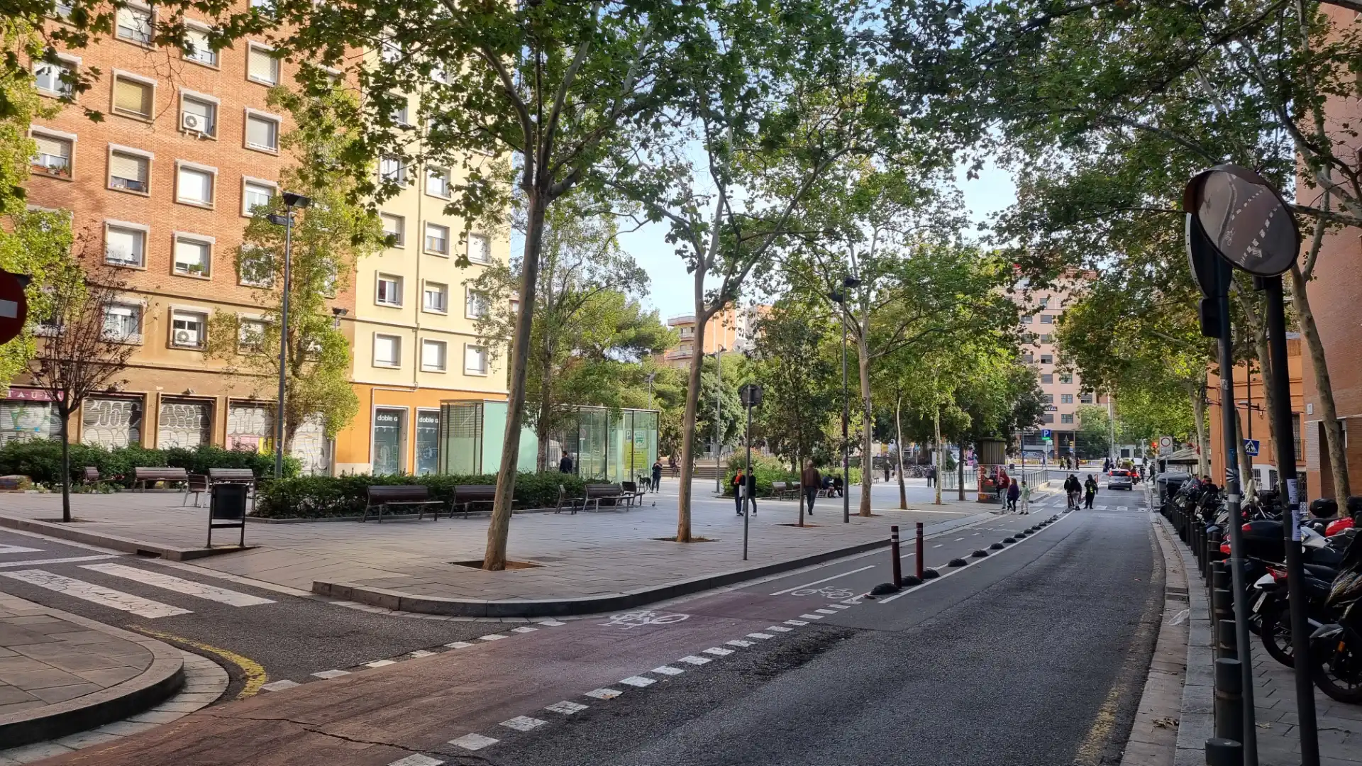 Vista exterior de Pis en venda en Barcelona amb Terrassa i Balcó