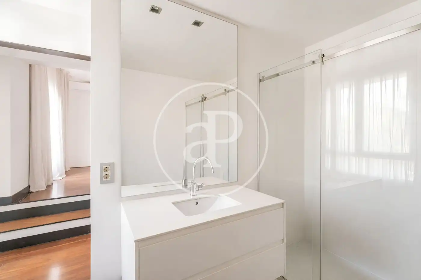 Bathroom of Houses for rent in Madrid  with Air Conditioner, Heating and Private garden