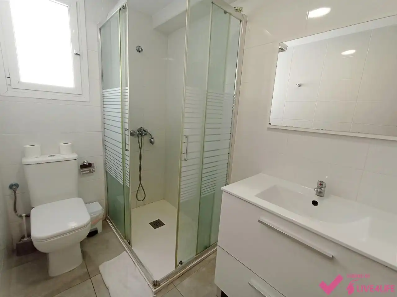 Bathroom of Flat for share in Valencia  with Heating and Furnished