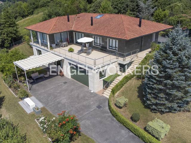 Casa-chalet en Venta en Garai