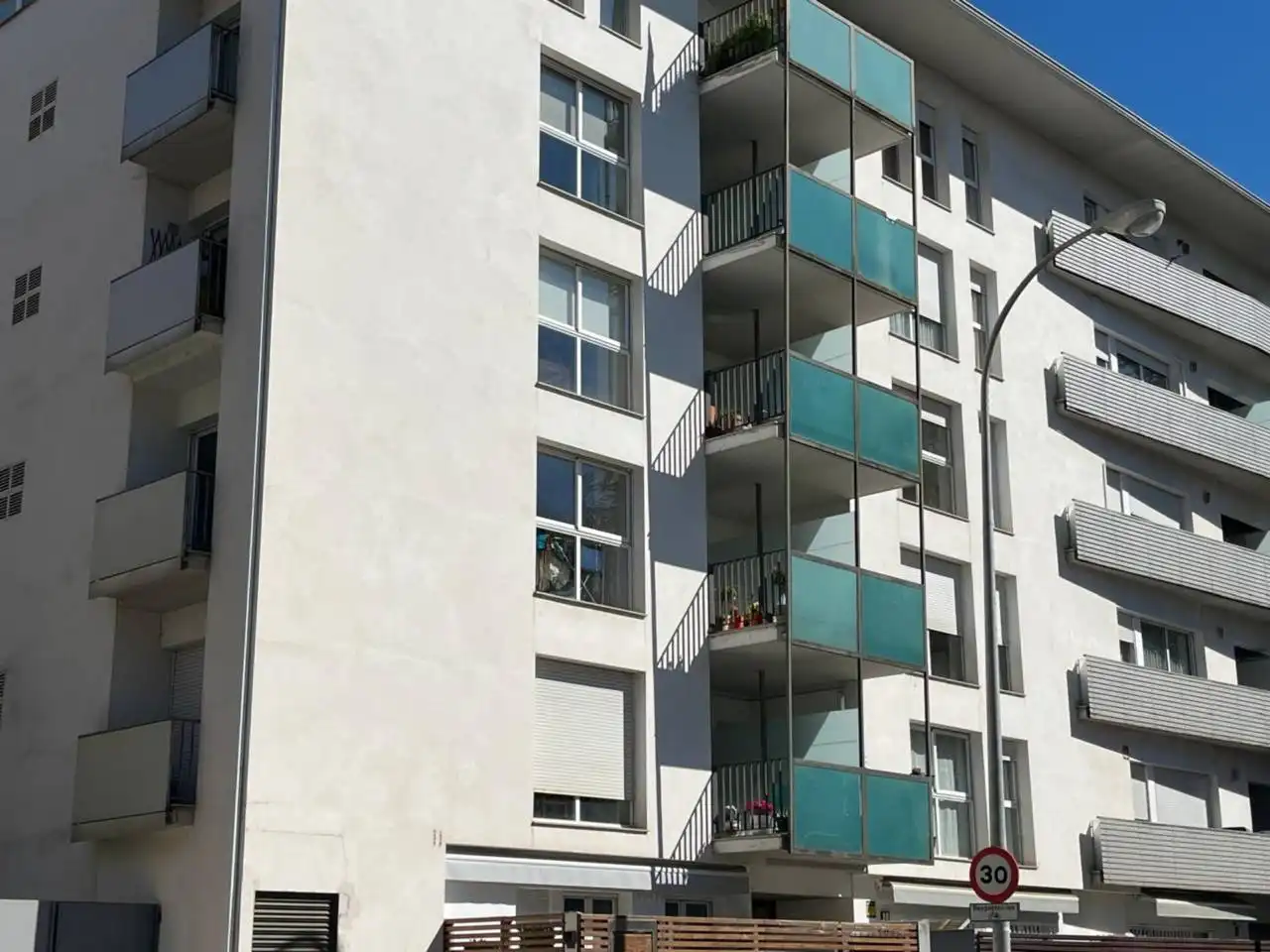 Vista exterior de Pis en venda en Girona amb Aire condicionat, Calefacció i Terrassa