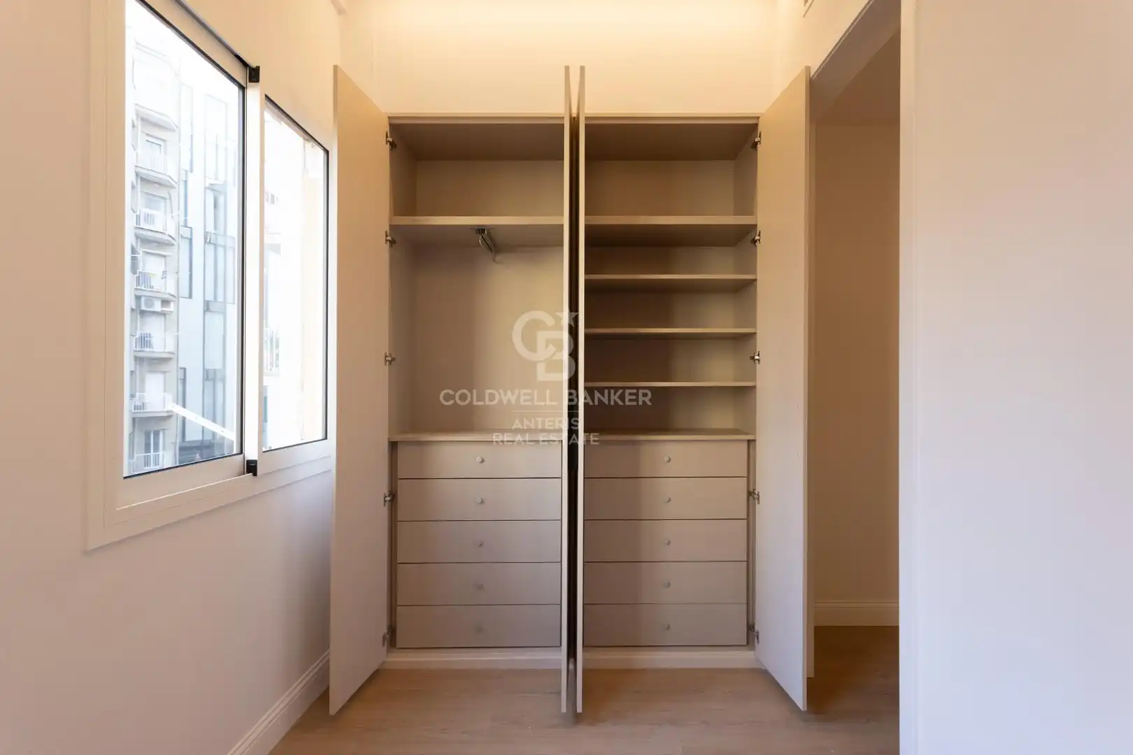 Habitación de Piso en venta en Barcelona con Aire acondicionado, Calefacción y Balcón