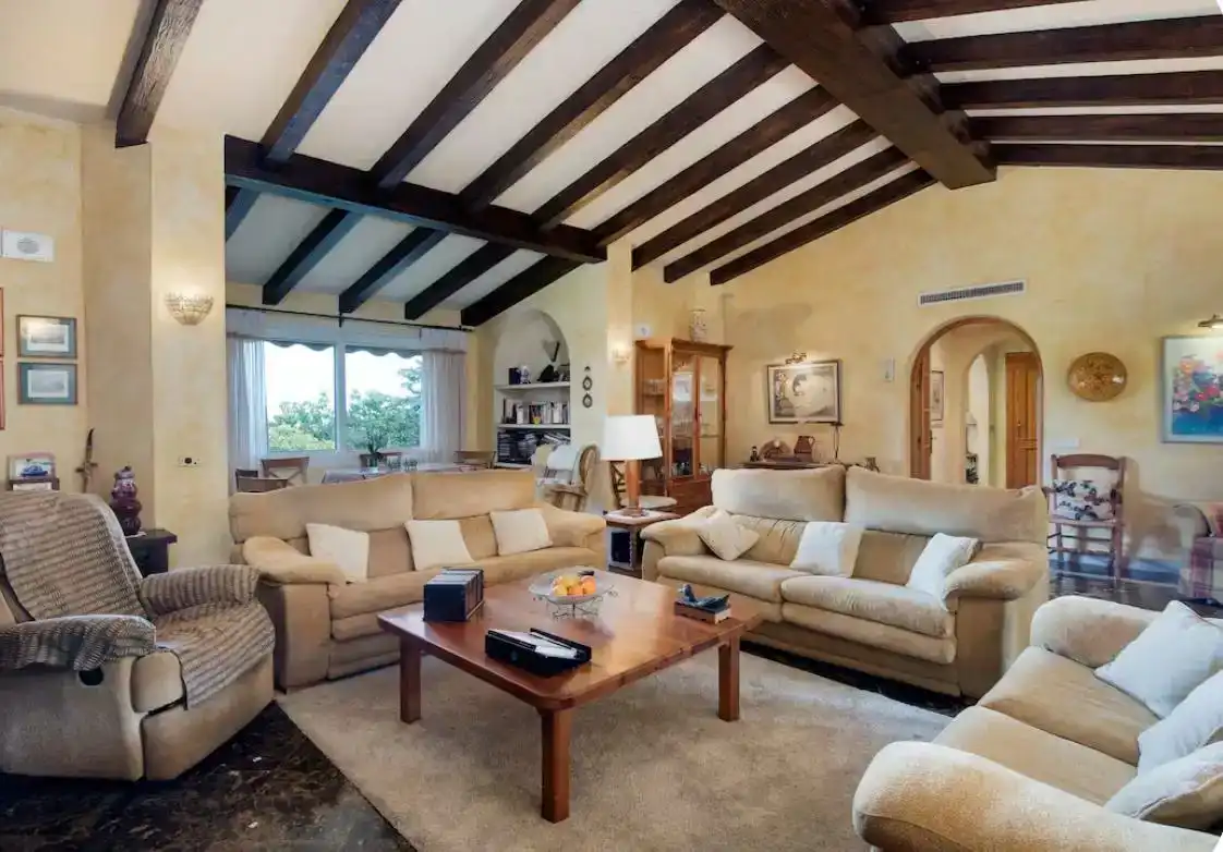 Sala d'estar de Casa o xalet en venda en Alhaurín de la Torre amb Aire condicionat, Piscina i Balcó