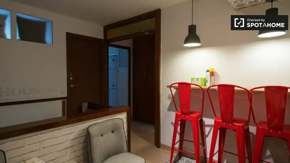 Room in Sant Pere, Sta. Caterina i la Ribera