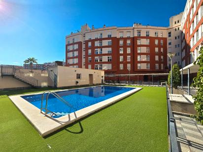 Piscina de Pis en venda en Alicante / Alacant amb Aire condicionat, Terrassa i Forn