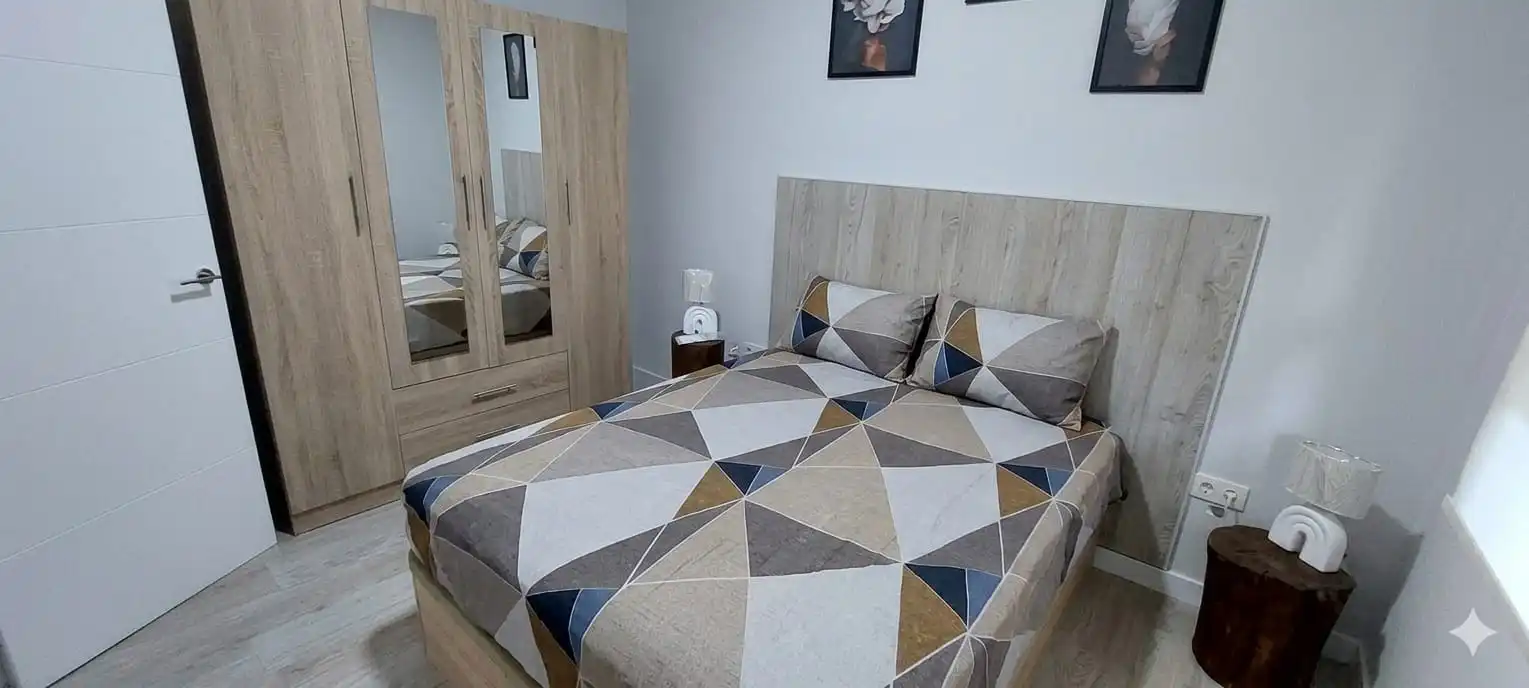 Bedroom of Flat for sale in Valladolid  with Heating, Parquet flooring and Furnished