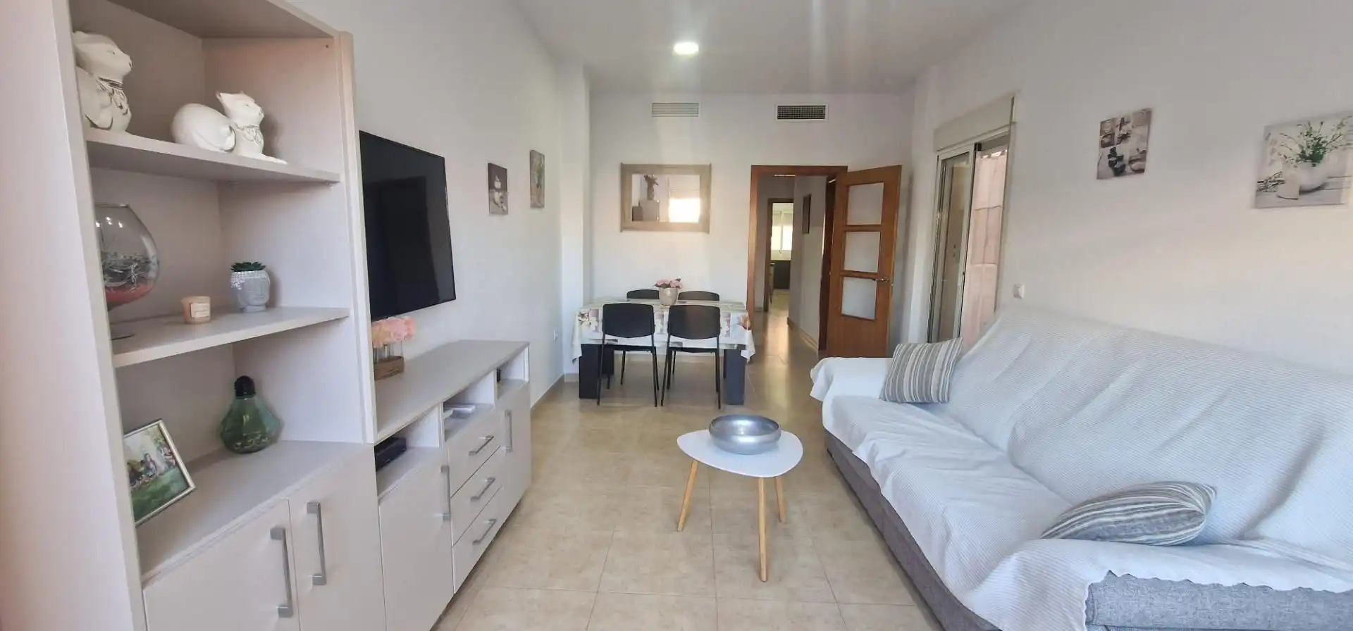 Wohnzimmer von Wohnung zur Miete in Águilas mit Klimaanlage, Privatgarten und Möbliert