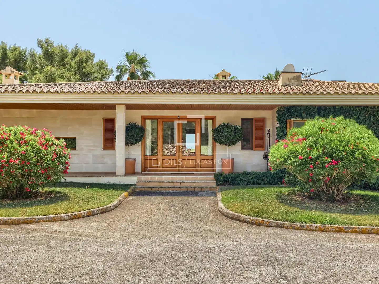 Vista exterior de Casa o xalet en venda en Marratxí amb Aire condicionat i Piscina