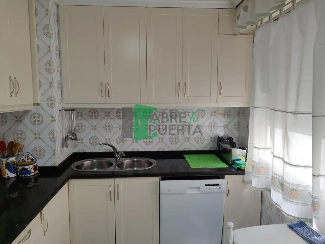 Kitchen of Flat for sale in Ourense Capital   with Heating, Parquet flooring and Storage room