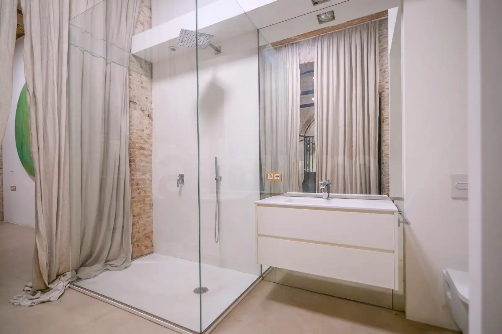 Baño de Oficina de alquiler en Ciutat Vella