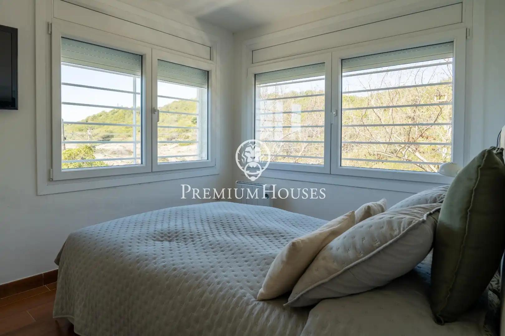 Bedroom of Houses for sale in Vilanova i la Geltrú  with Air Conditioner, Heating and Private garden
