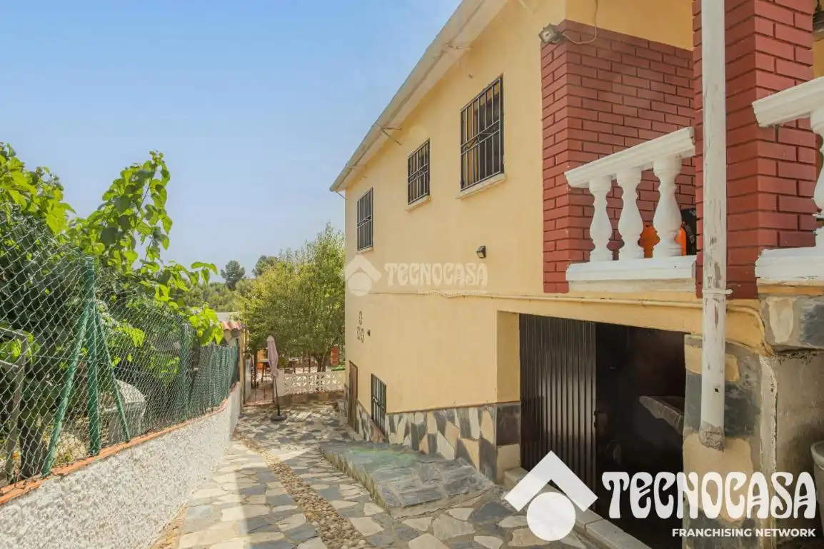 Vista exterior de Casa o xalet en venda en Rubí amb Calefacció