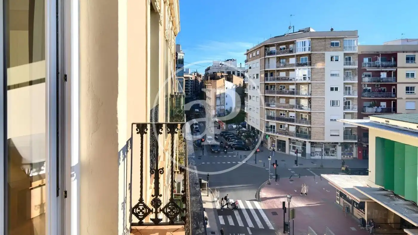 Piso de alquiler en Pl. del Baró de Cortés, Russafa