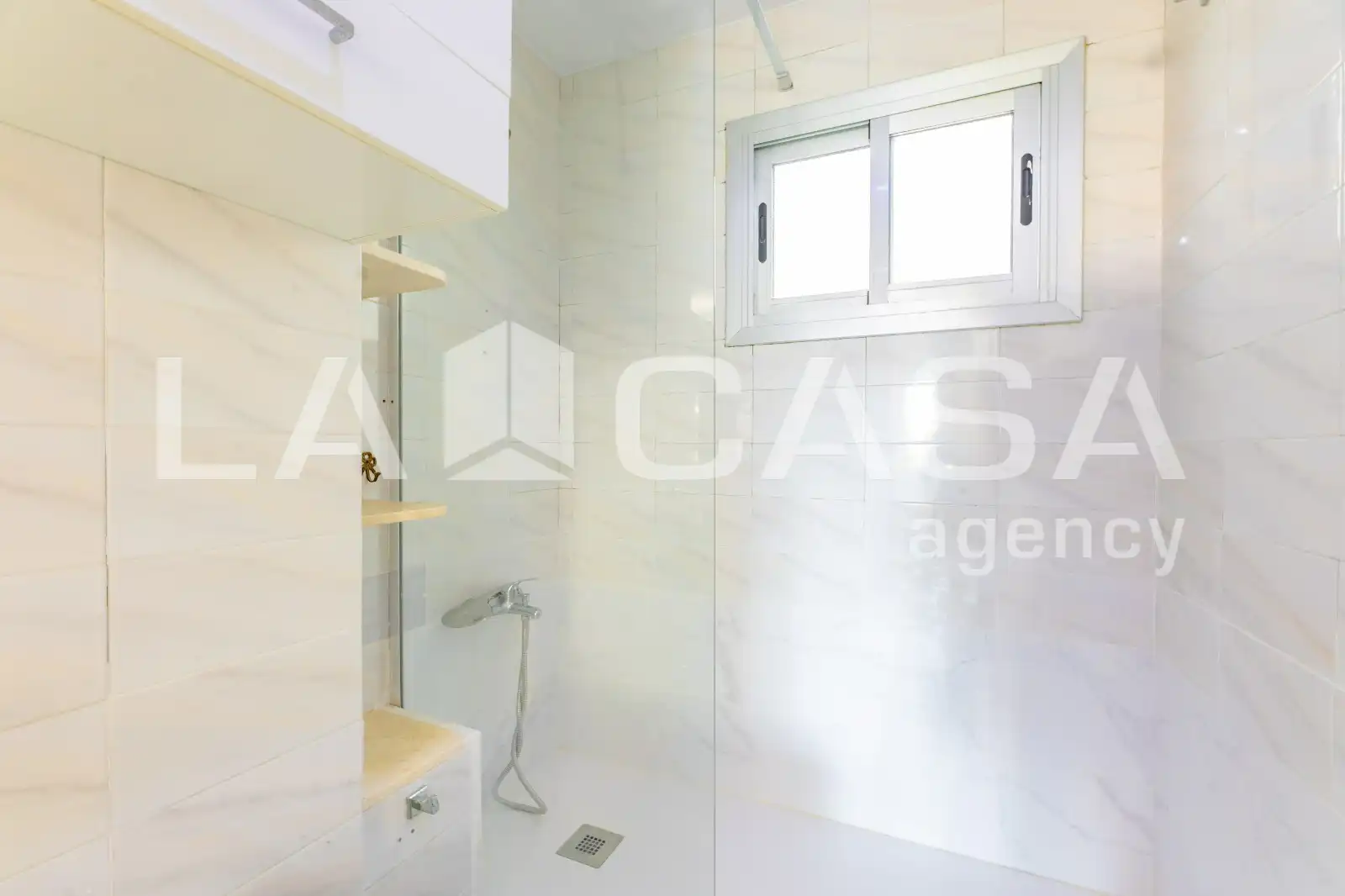 Piso con terraza en venta en Calle Campoamor, imagen 8