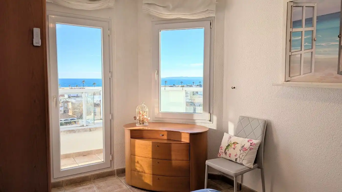 Habitación de Ático en venta en Empuriabrava con Aire acondicionado, Calefacción y Terraza