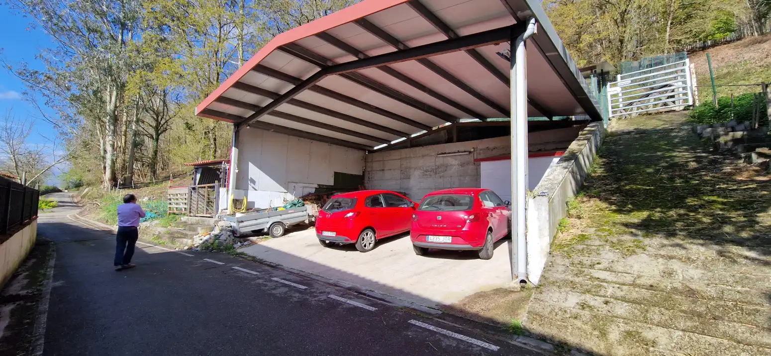 Aparcament de Casa o xalet en venda en Ribera de Arriba amb Calefacció, Jardí privat i Parquet