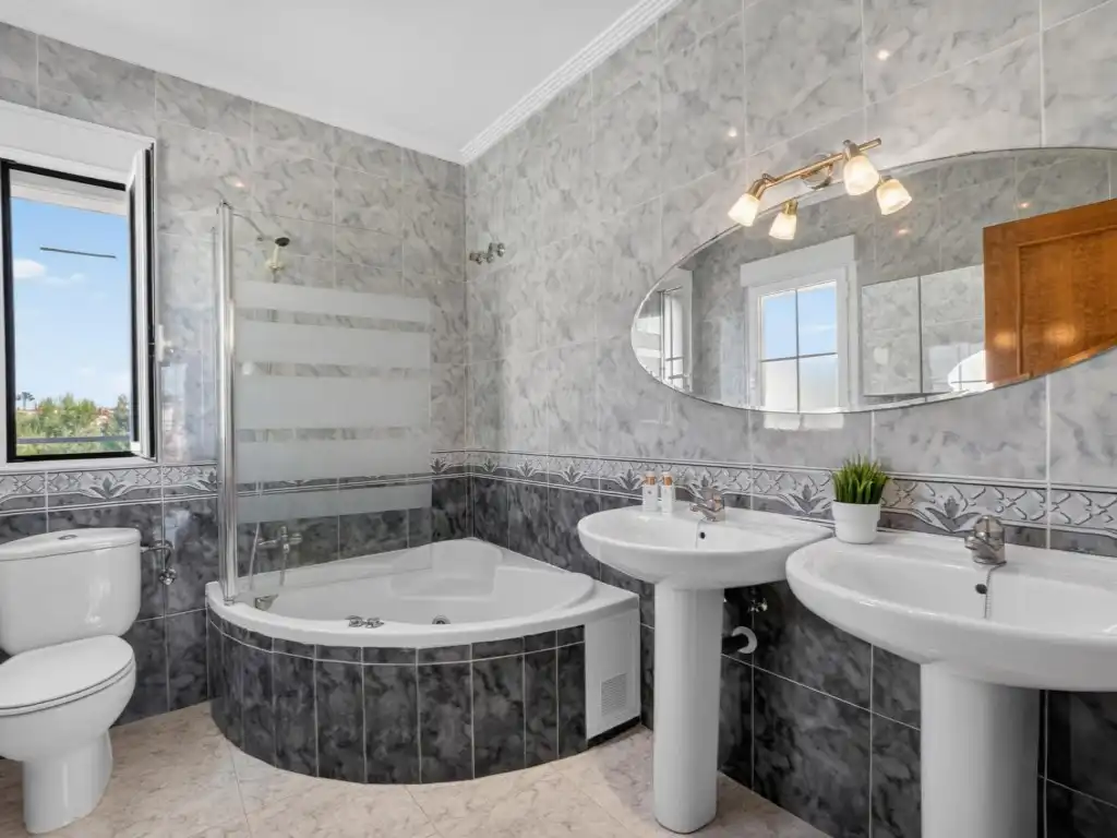 Baño de Casa o chalet en venta en Orihuela con Jardín privado y Piscina