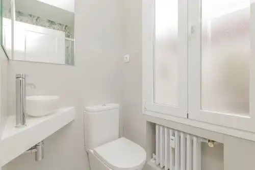 Bathroom of Attic for sale in Madrid  with Air Conditioner, Heating and Parquet flooring