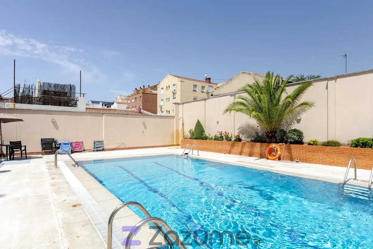 Piscina de Piso de alquiler en Madrid con Aire acondicionado, Calefacción y Piscina