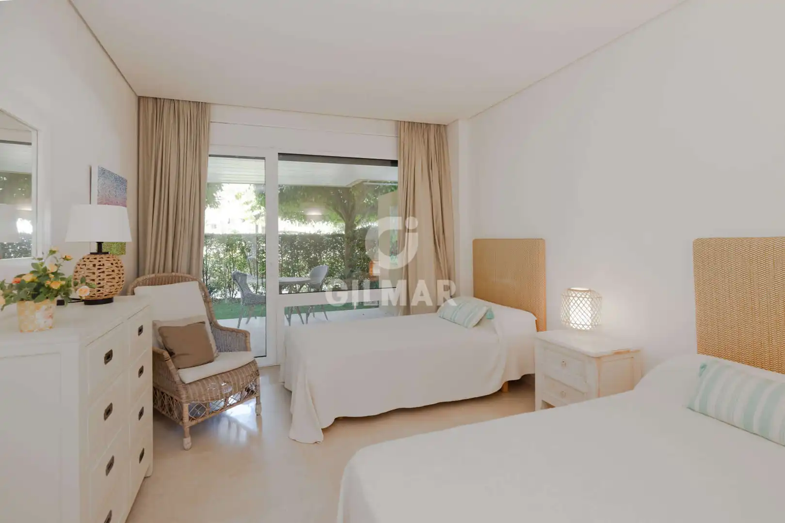 Habitación de Apartamento en venta en Sotogrande con Calefacción, Jardín privado y Trastero