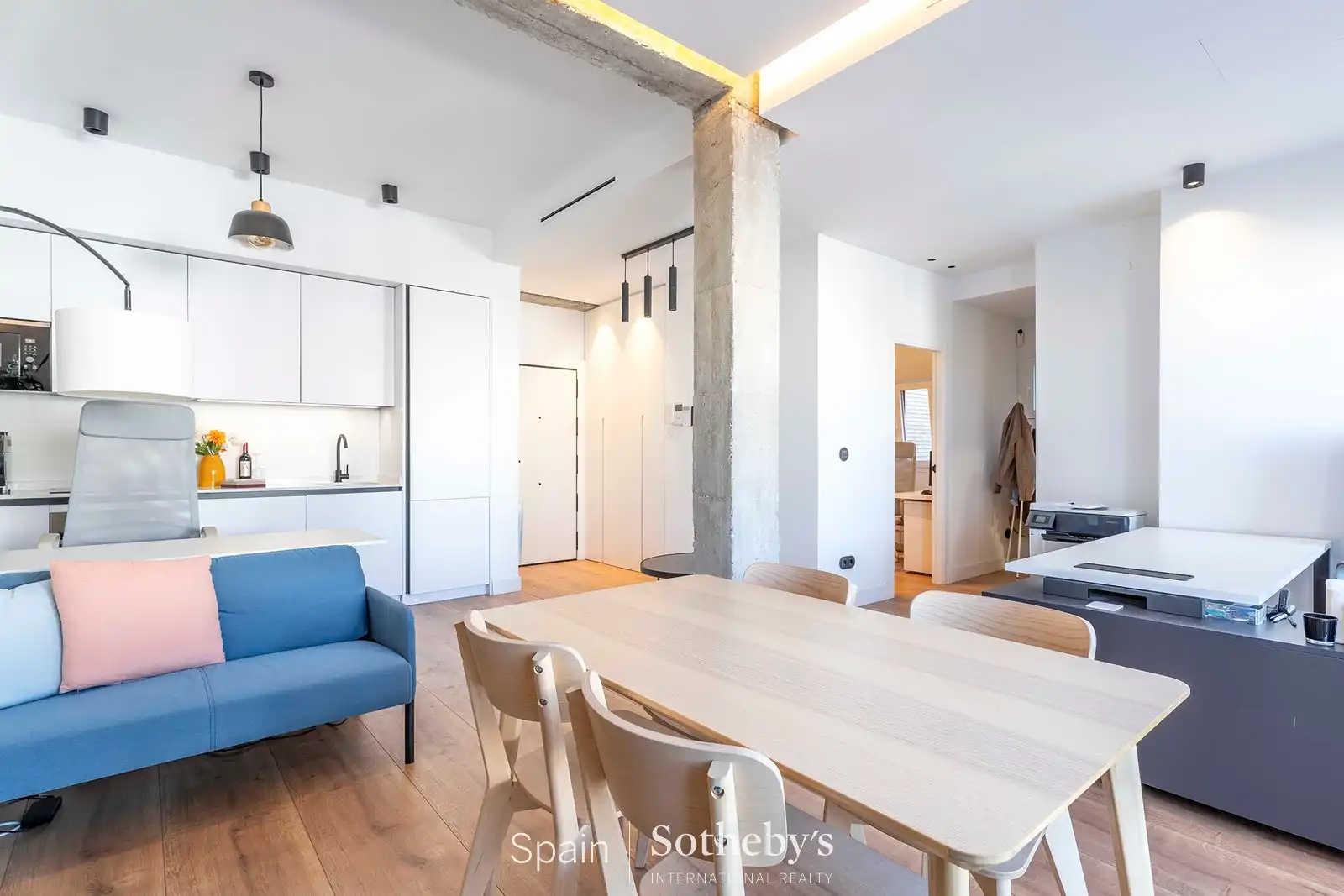Menjador de Apartament en venda en Madrid amb Aire condicionat, Calefacció i Terrassa