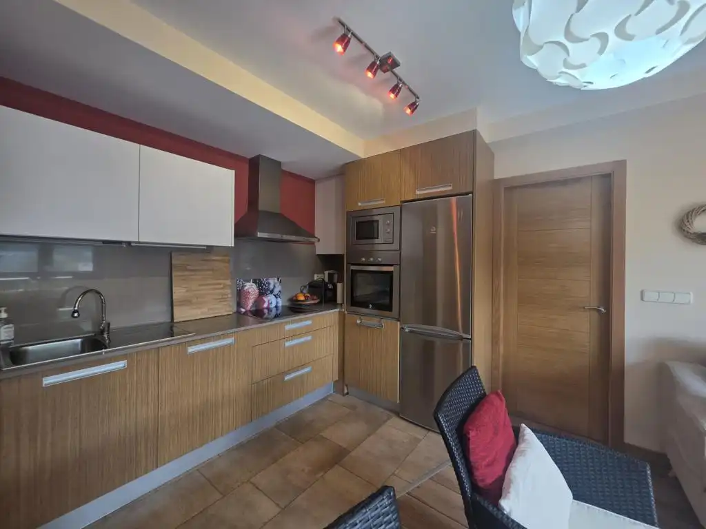 Cuina de Apartament en venda en Boiro amb Calefacció, Parquet i Traster