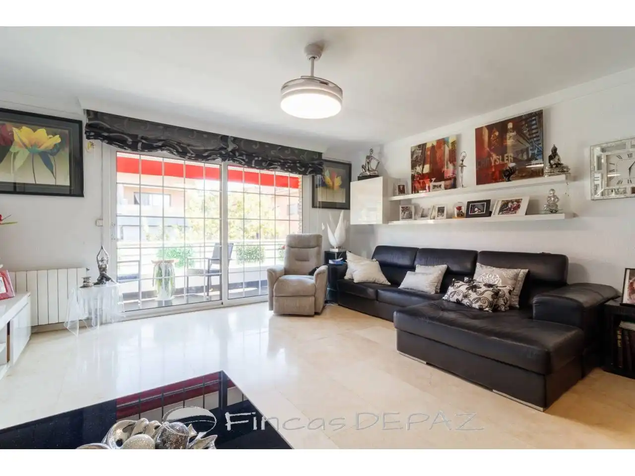 Sala de estar de Ático en venta en Castelldefels con Calefacción y Terraza