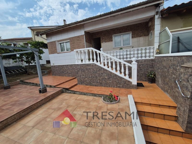Exterior view of House or chalet for sale in Gijón   with Heating and Terrace