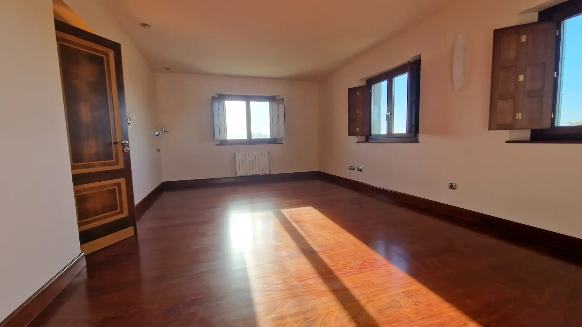 Sala d'estar de Casa o xalet en venda en Gijón  amb Calefacció, Jardí privat i Parquet