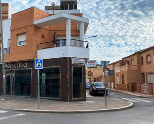 Vista exterior de Casa adosada en venda en Roquetas de Mar amb Terrassa i Balcó