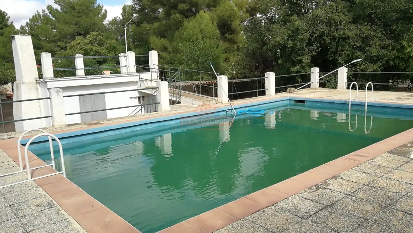 Schwimmbecken von Haus oder Chalet zum Verkauf in Albacete mit Abstellraum und Balkon