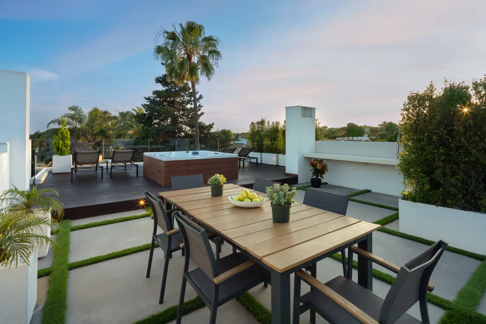 Terrassa de Casa o xalet en venda en Marbella amb Aire condicionat, Jardí privat i Terrassa