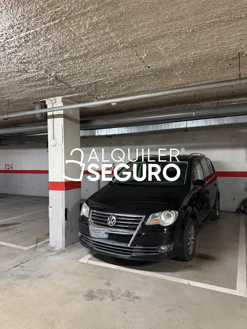 Parking de Piso de alquiler en Valdemoro con Aire acondicionado, Calefacción y Piscina