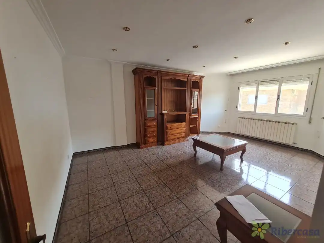 Sala d'estar de Casa adosada en venda en Ribaforada amb Aire condicionat, Calefacció i Terrassa