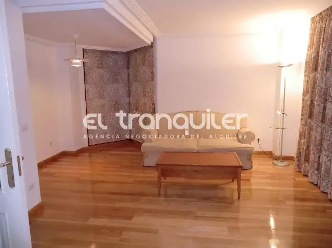 Sala de estar de Dúplex de alquiler en Majadahonda con Trastero, Piscina y Lavadora